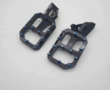 titainum bolt foot pegs